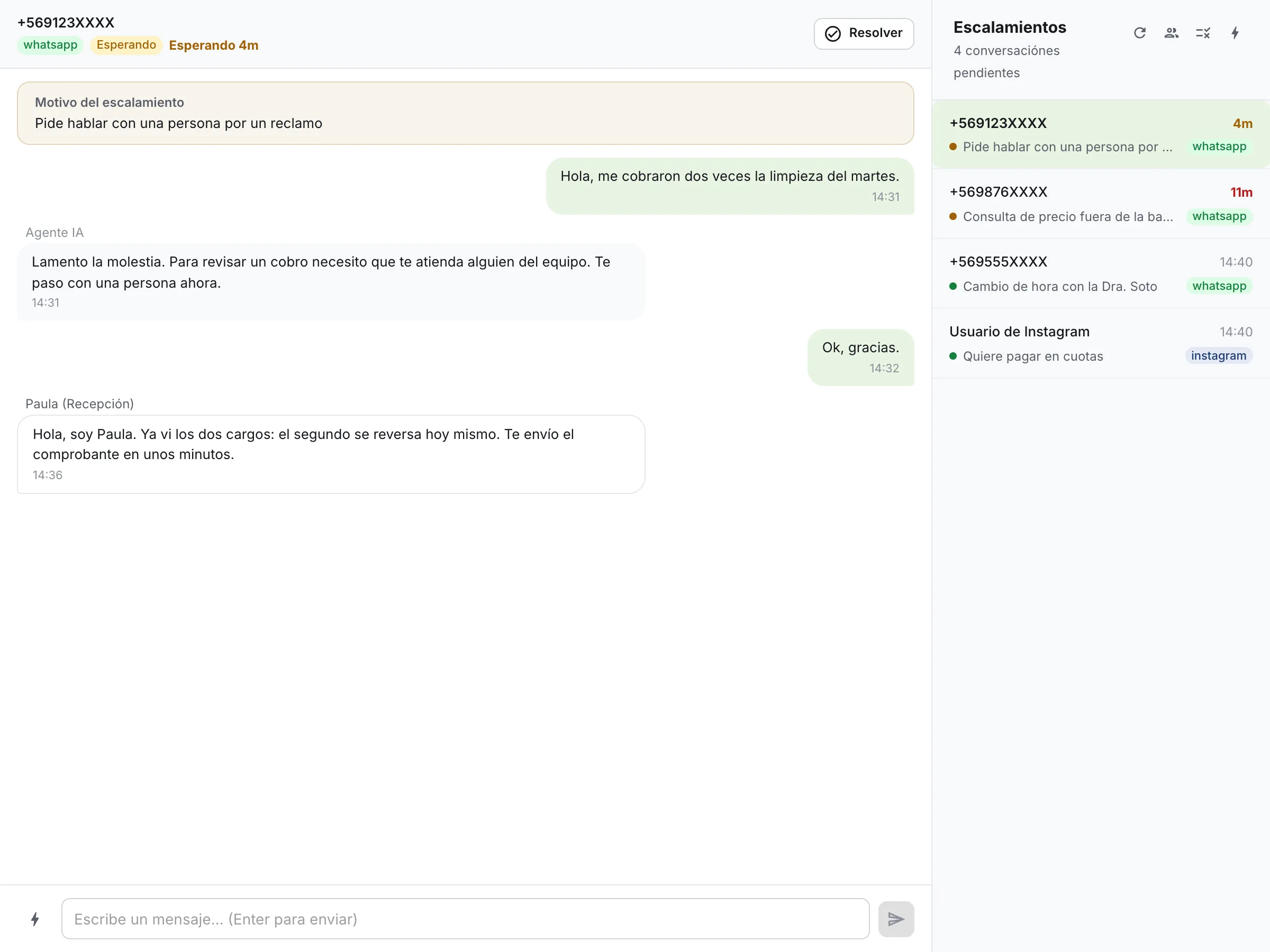 Escalamiento humano en RIVE: conversación derivada por el agente IA y respondida por una persona del equipo, con la bandeja de pendientes a la derecha